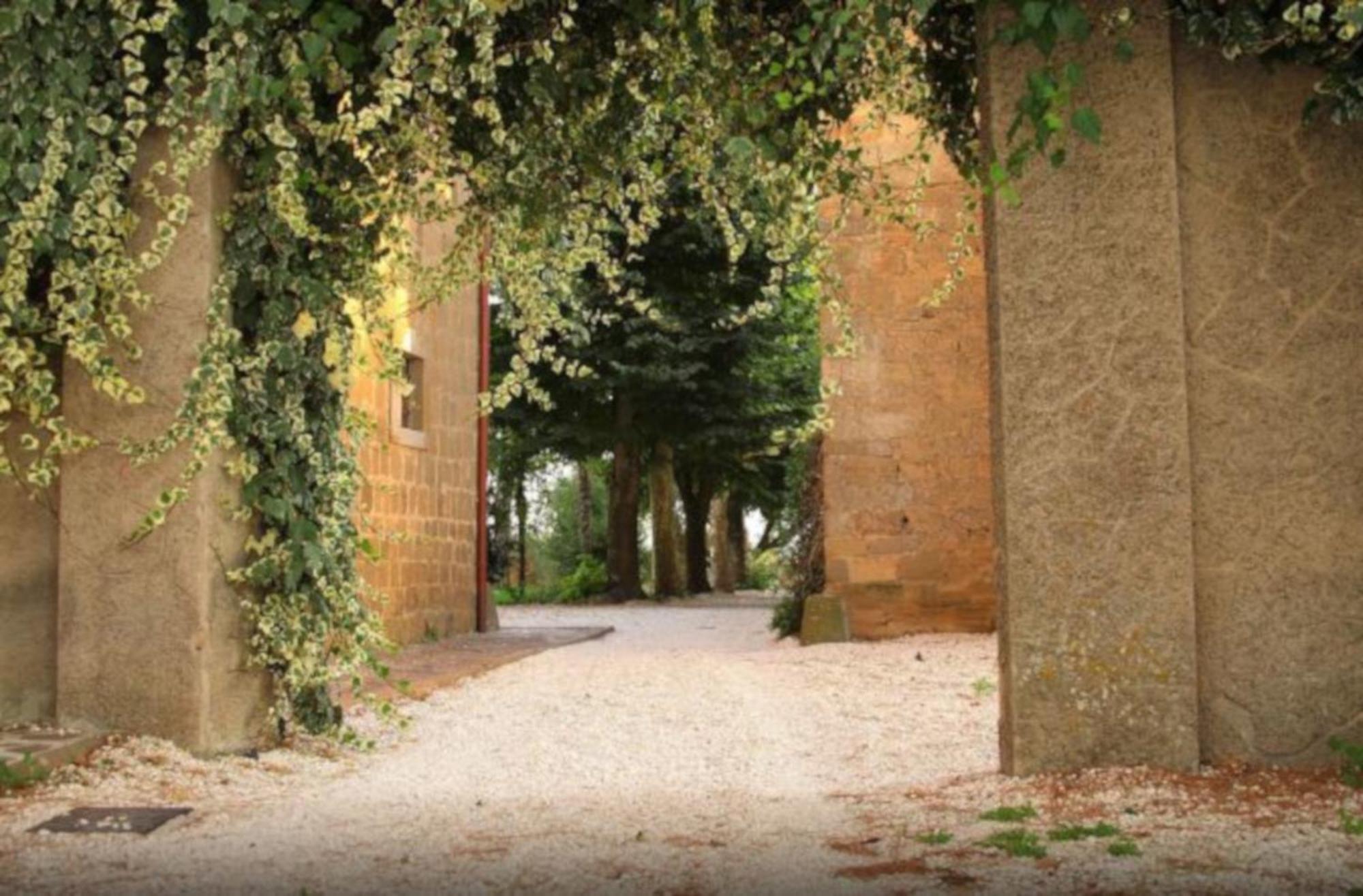 الشقق الفندقية مونتيفياسكونفي  Antico Borgo La Commenda المظهر الخارجي الصورة